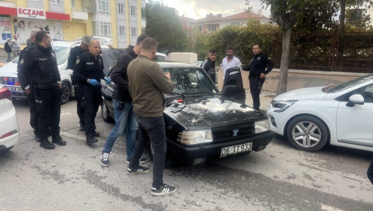 DUR İHTARINA UYMAYAN ARAÇTAN UYUŞTURUCU MADDE VE BIÇAK ÇIKTI