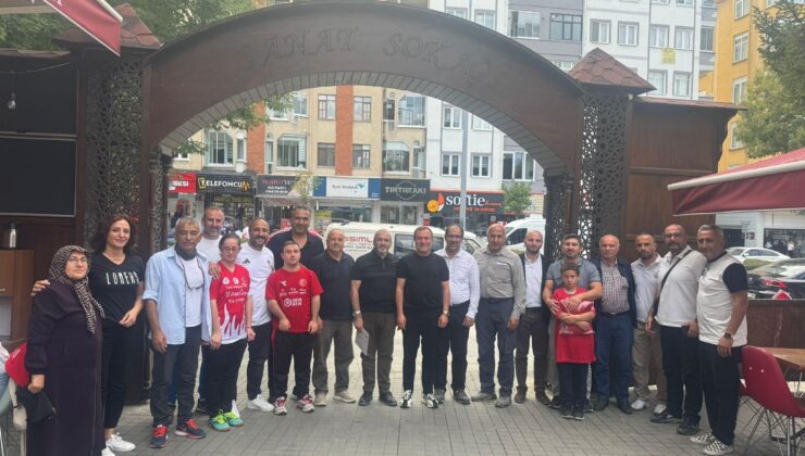 BAŞKAN VE MÜDÜRLER ÖZEL SPORCULARLA BULUŞTU